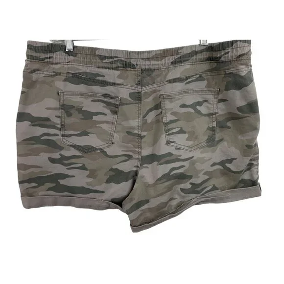 Time & Tru Womens Size XXXL (22) Camo Camouflage Shorts Elastic Waist Drawstring - Picture 2 of 10
